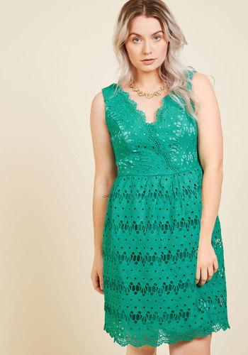 Liza Luxe Collection - Stately Satisfaction Lace Dress in Jade