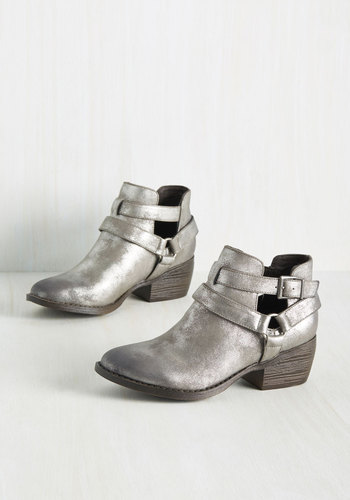 BC Shoes/Seychelles LLC - Skip a Beat Bootie in Pewter