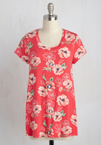 Downeast Basics - Satisfaction of Relaxin' Floral Top in Coral