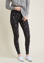 No matter if you're lounging about or monkeying around - you want to feel at ease. These super-soft leggings offer that plus a scene of bright white stars atop their green black so that you can rock their snuggly sensibilities and still be totally by B4JN169