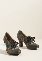 Happy trails to you and these teal heels on your next antique shop tour! As you peruse glassware and records, other shoppers are sure to notice the ribbon laces, textured faux-leather toes and counters, and stacked heels, making this dazzling bronze-touch by Daisy
