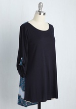 I Flaunt You Back Tunic in Navy by Fashionomics