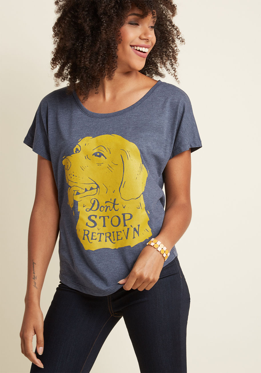  - This scoop neck tee is one you can wear goin&rsquo; anywhere! Starring seamless short sleeves and a punny golden retriever screen print atop its heather navy hue, this casual top will clothe you