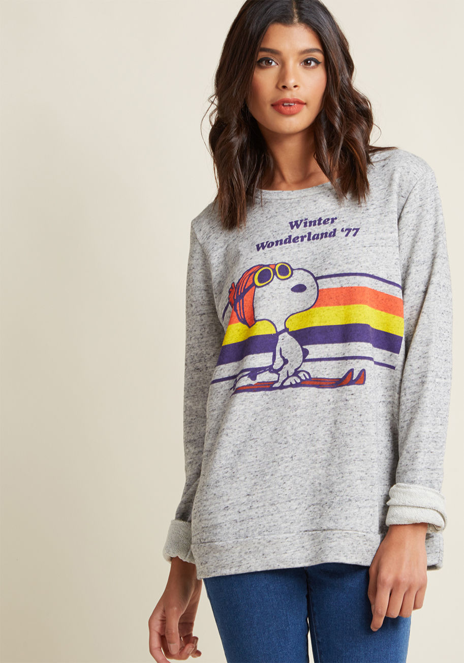 A9372AXT1 - Layer up this heather grey sweatshirt for a day on the slopes, and when you return to the ski lodge, peel off your coat to reveal the retro Snoopy graphic! A primary color scheme makes the Peanuts screen print of this lightweight pullover pop, commanding 