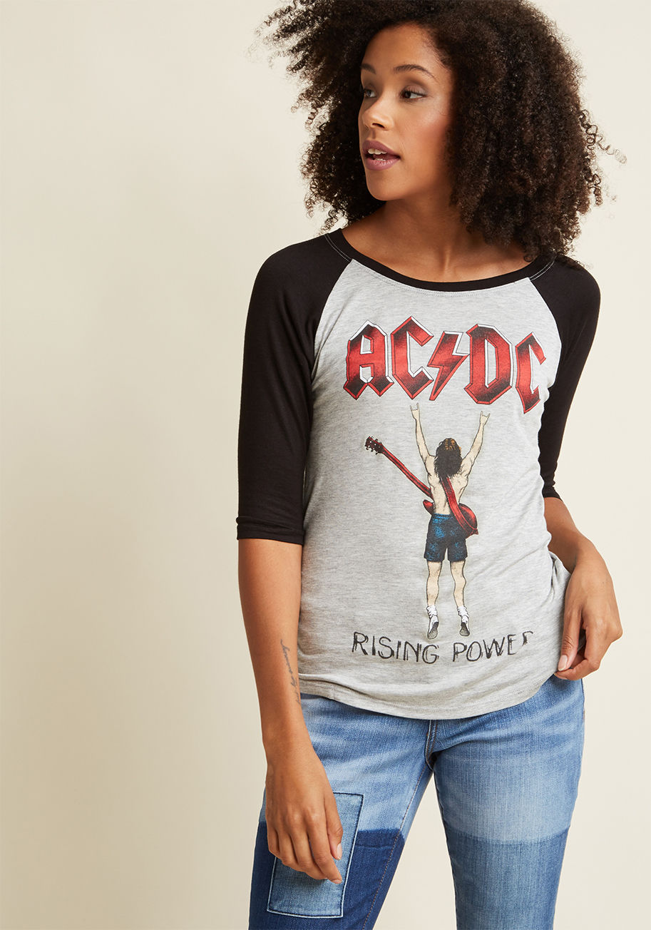 ACD0056-194HGB - Fancying to flaunt this grey graphic T-shirt? We don't blame you! This testament to classic rock is obviously irresistible with its black raglan sleeves, heathered body, and iconic screen print. Radical, right?
