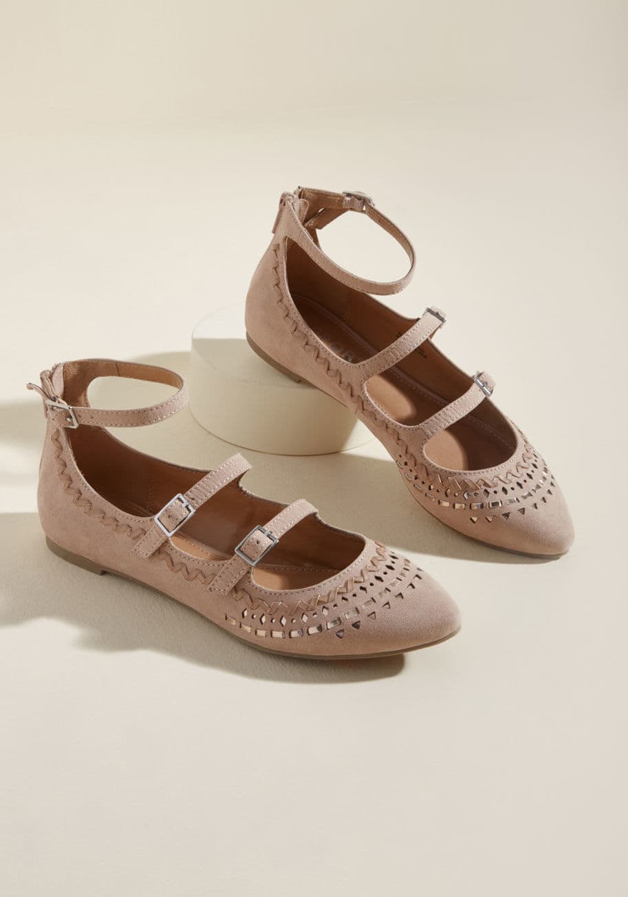 Bing - Elevate your basics and embolden your statement pieces with these Mary Jane flats from Report Footwear! Atop the blush hued, faux-suede fabric of these tri-buckled kicks resides stitched zigzags and a whole gang of rose gold shapes, catching the light and