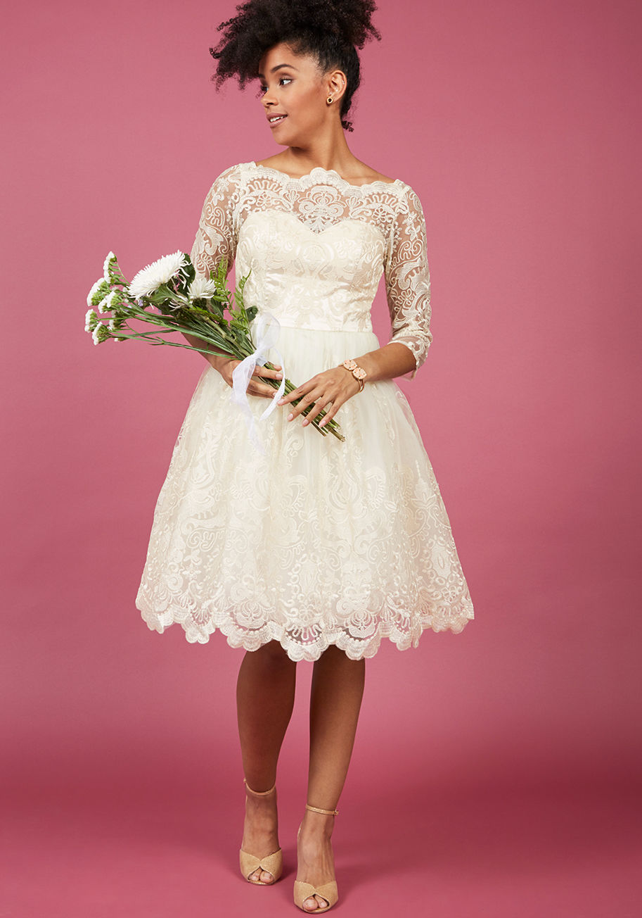 Chi Chi London - Chi Chi London Gilded Grace Lace Dress