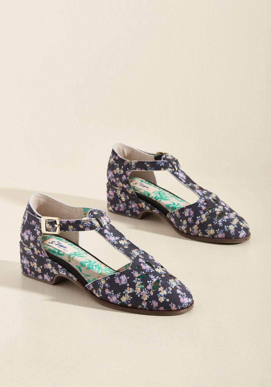Daisy - Nostalgic looks are absolutely essential