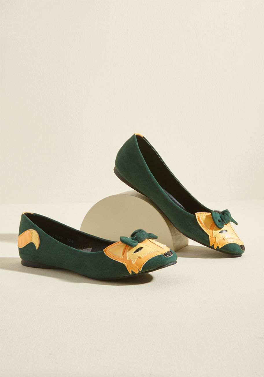 Fox-1B - What's smart and stylish too? Your toes, of course, bedecked