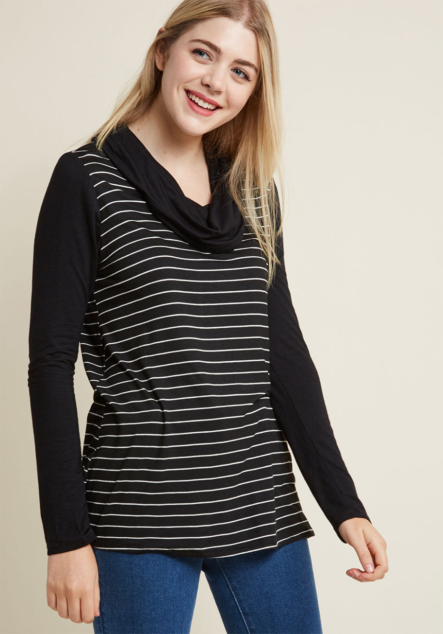 Mdt1118 - Careful - this black tunic could reveal your intentions to stay