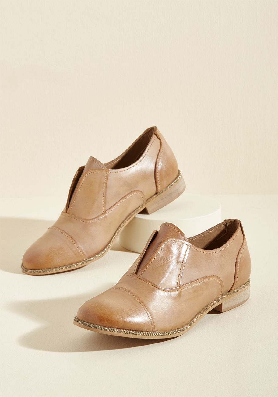 ModCloth - Modern Maven Leather Oxford Flat