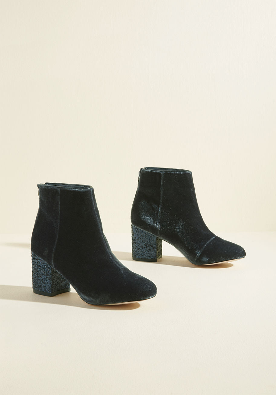 Prismatic - Make even the most routine days feel refreshing by throwing these gold booties into the mix! Taking a classic silhouette and creating something special with the addition of foiled gold fabric uppers, zipped backs, and smooth block heels, this pretty pair 
