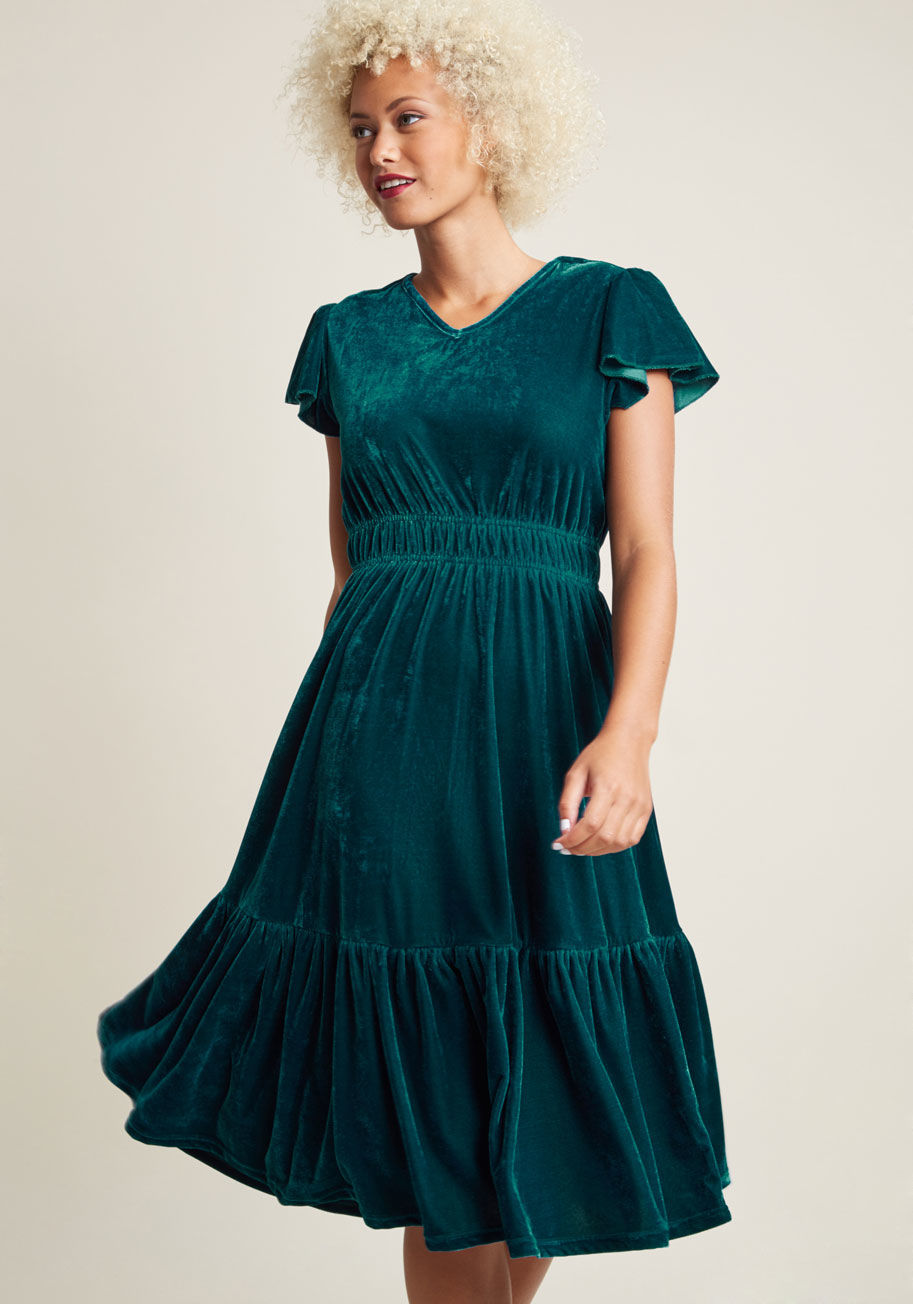 Yumi - Effortless Decadence Velvet Midi Dress