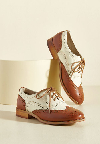 Wanted Shoes, Inc. - Talking Picture Oxford Flat in Classic